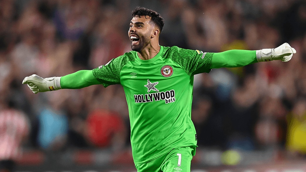 David Raya celebrates Brentford's win against Arsenal in 2021